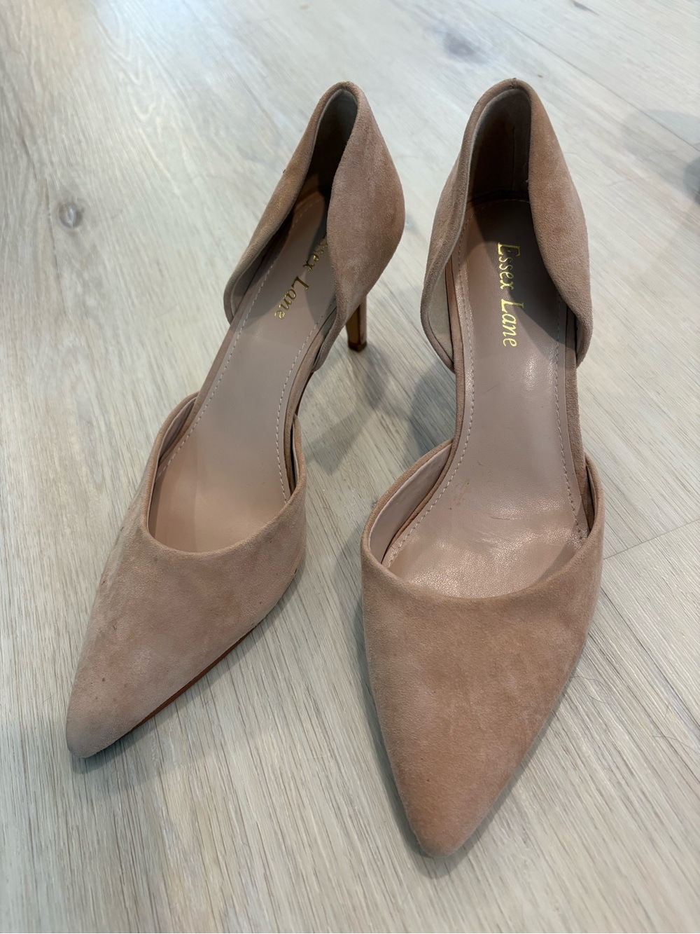Essex Lane Suede Pointed D'Orsay Pumps in Taupe. Size 8.5